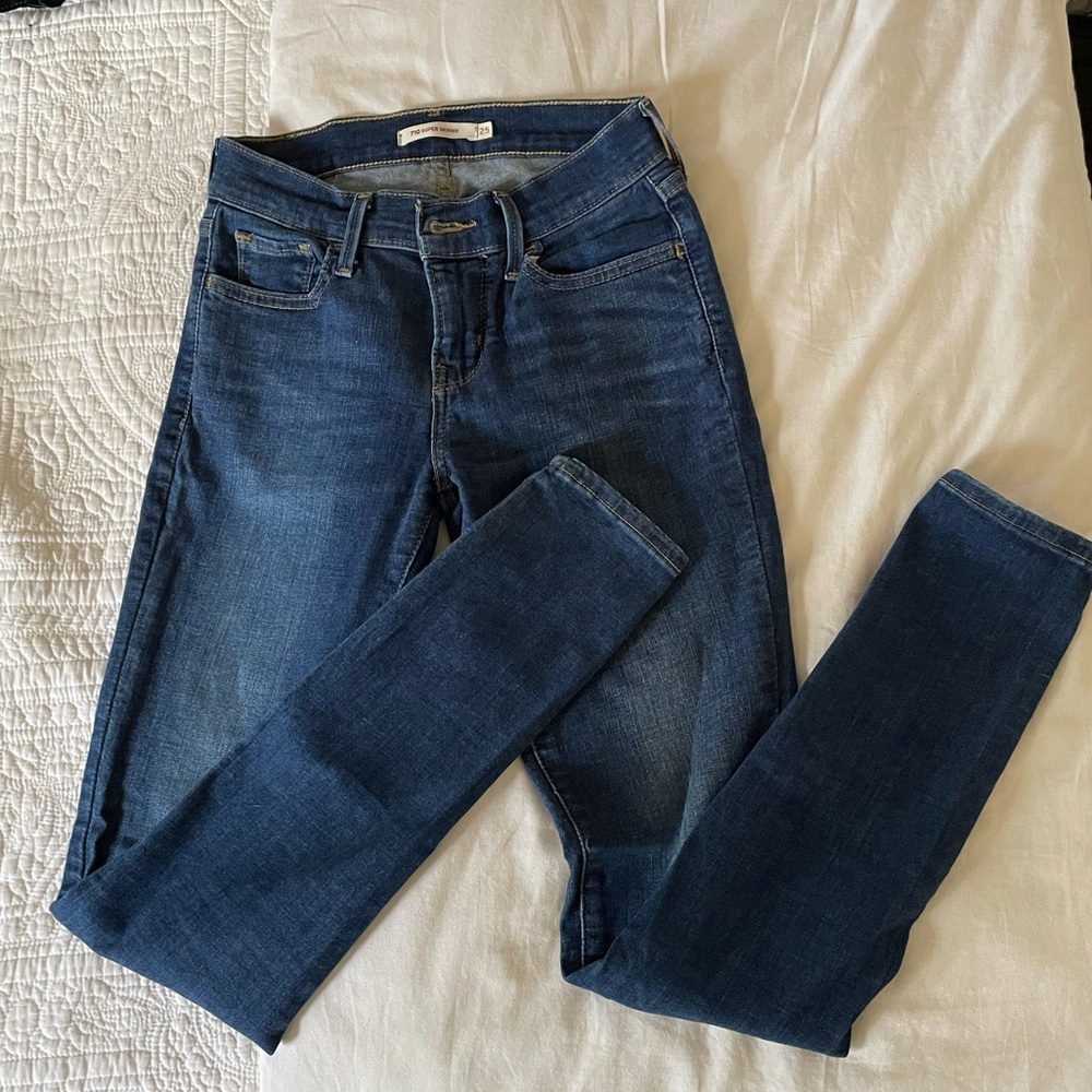 Levi’s 710 Super Skinny High Waisted Jeans, sz 25